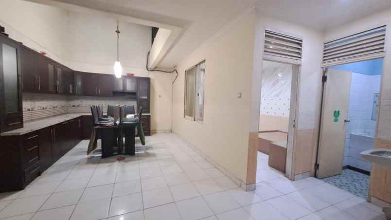 disewakan rumah taman modern