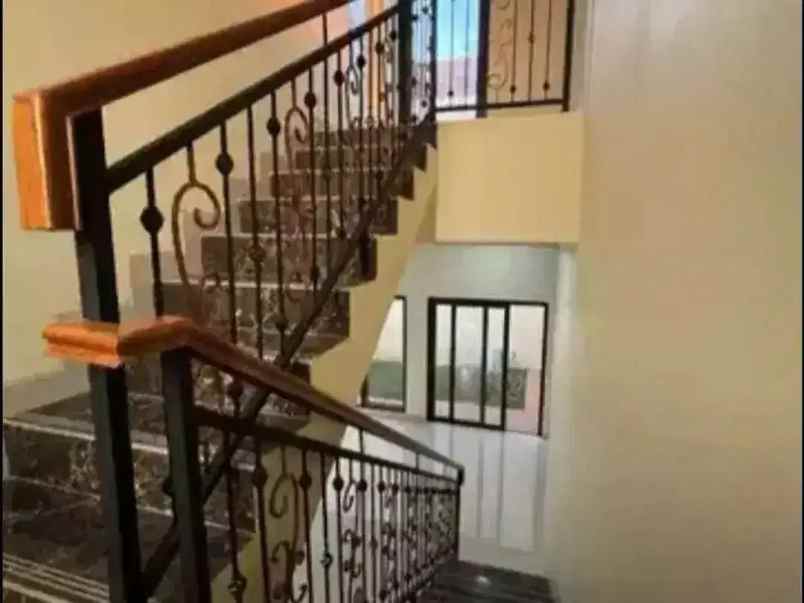 gas rumah 2 lantai baru pondok gede shm imb lengkap