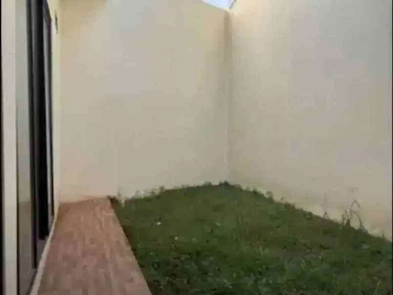 gas rumah 2 lantai baru pondok gede shm imb lengkap