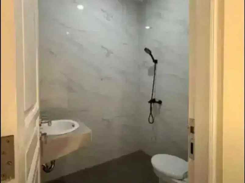 gas rumah 2 lantai baru pondok gede shm imb lengkap