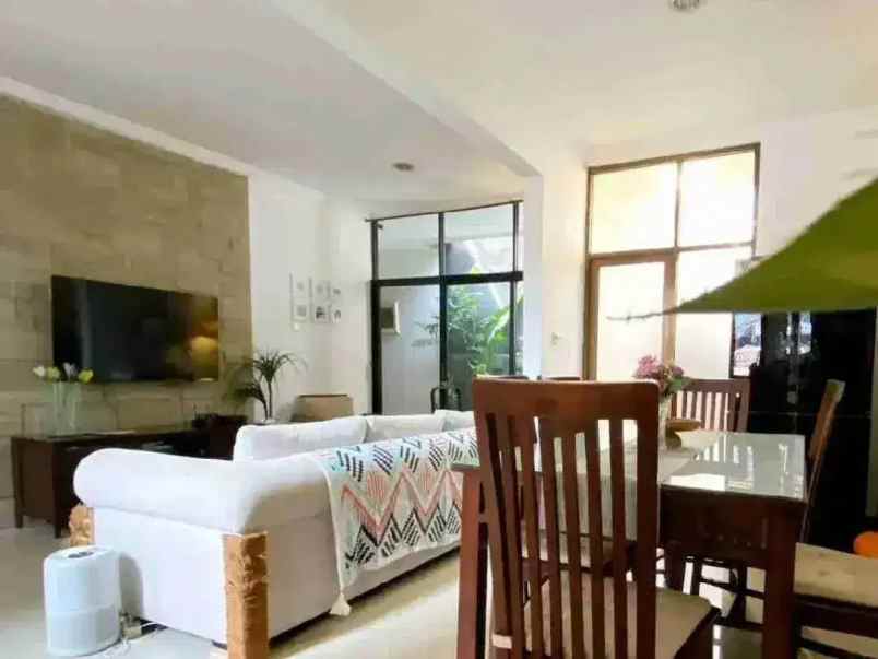 gokil rumah cantik modern kolam renang komplek