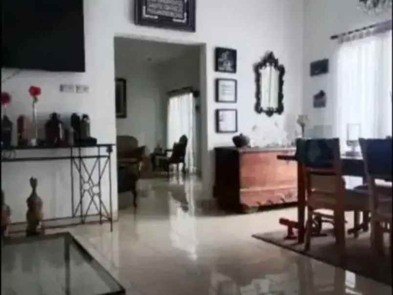 gokil rumah luas cluster jatiwaringin siap huni