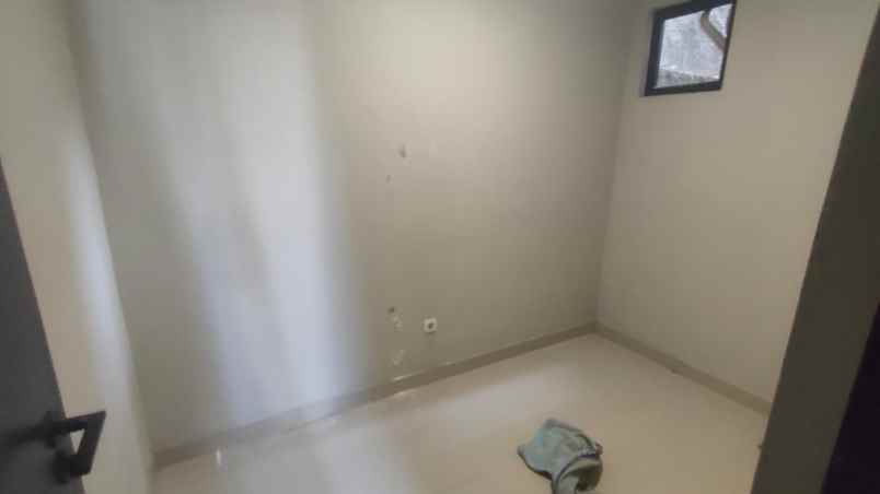 jual rumah baru minimalis cantik di kav dki meruya