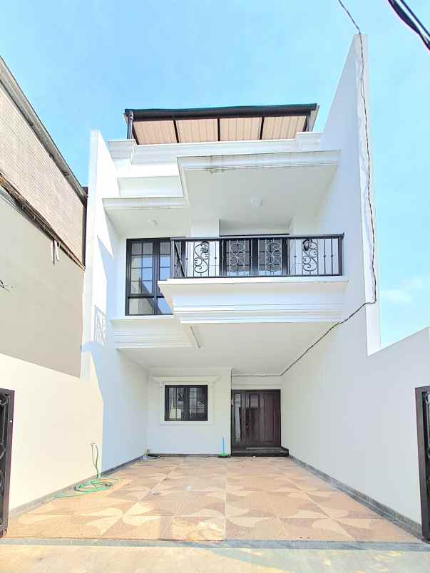 jual rumah baru siap huni di komplek dki jagakarsa