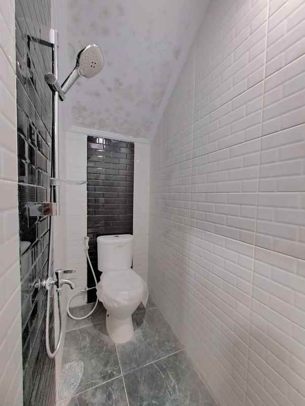 jual rumah baru siap huni di komplek dki jagakarsa