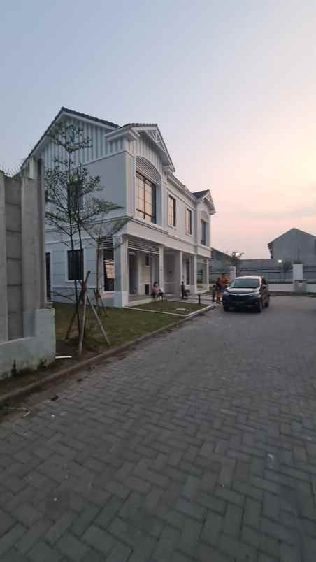 jual rumah cantik di lavon 2 swan city cluster citrine