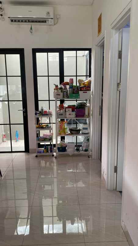 jual rumah cantik di lavon 2 swan city cluster citrine