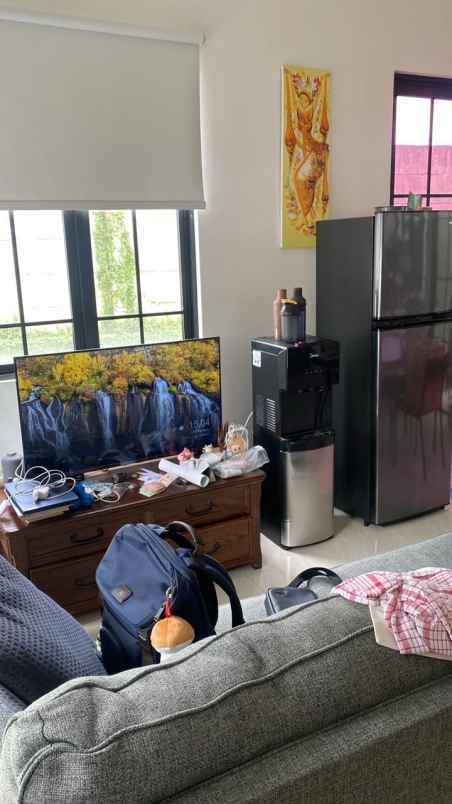 jual rumah cantik di lavon 2 swan city cluster citrine
