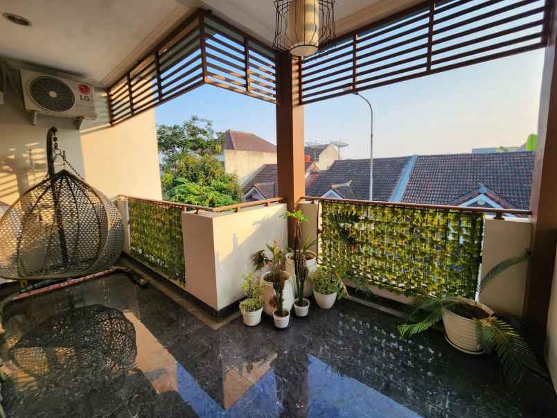 jual rumah komplek di victoria