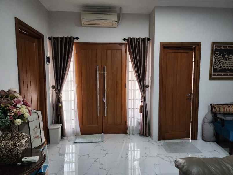jual rumah komplek di victoria