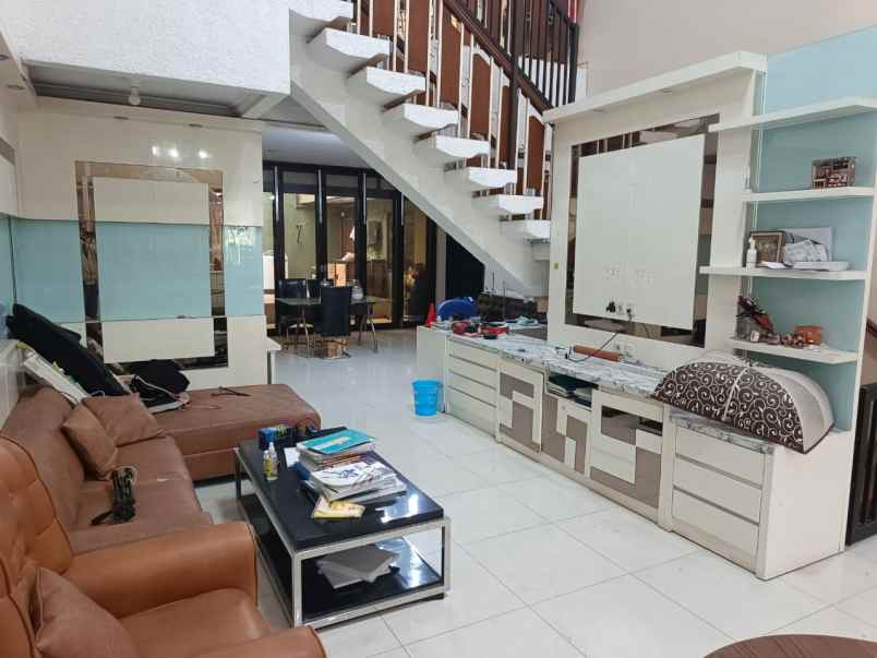jual rumah mewah luas jalan manyarrejo surabaya timur