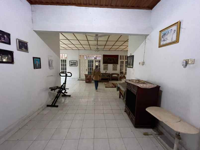 jual rumah utama dan rumah kost 16 kamar
