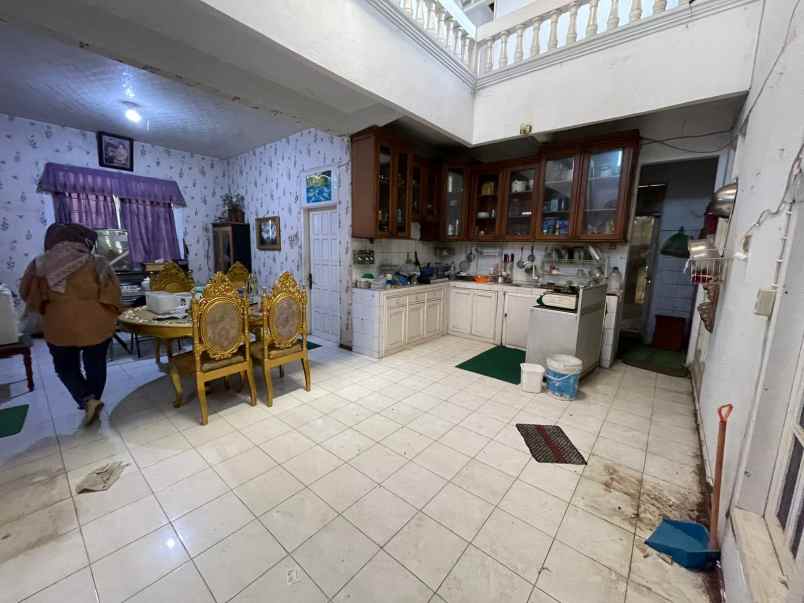 jual rumah utama dan rumah kost 16 kamar