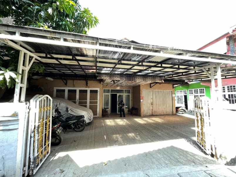 jual rumah utama dan rumah kost 16 kamar