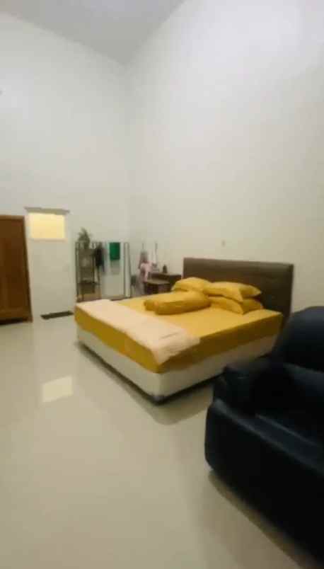 kalijudan rumah cantik 1 5 lantai full furnish