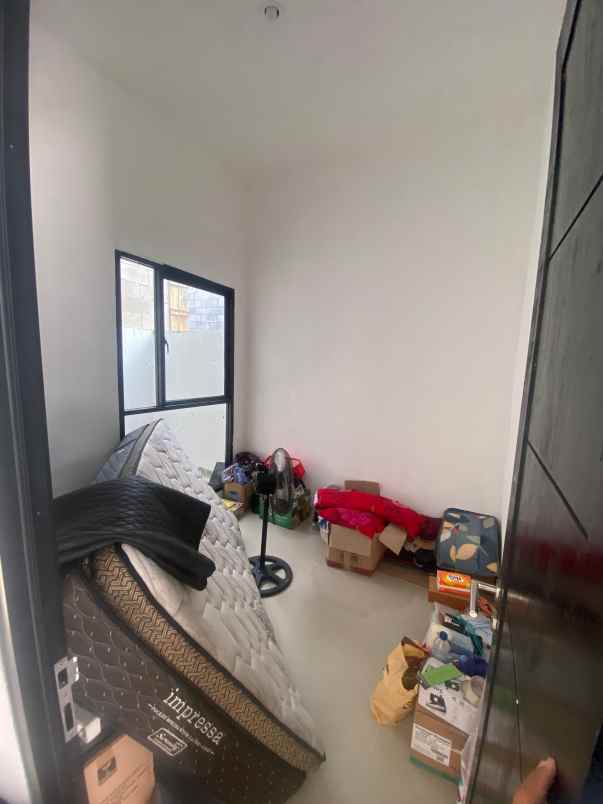 over kredit 35juta rumah dekat tol tarumajaya bekasi