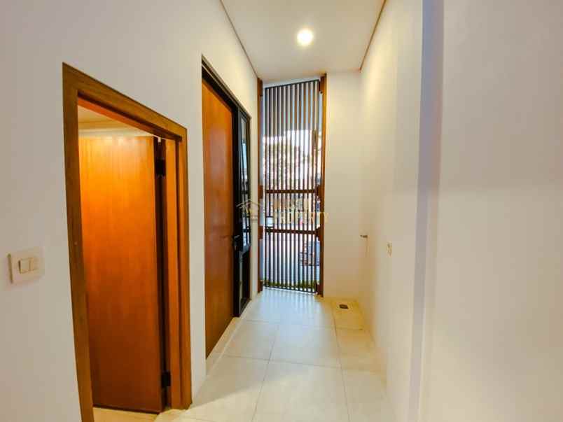 perumahan 2 lantai megah dan mewah di maguwoharjo