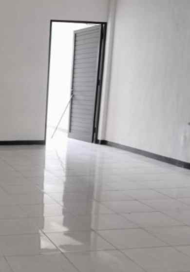 ruko 3 lantai nol jalan raya kedung cowek siap pakai