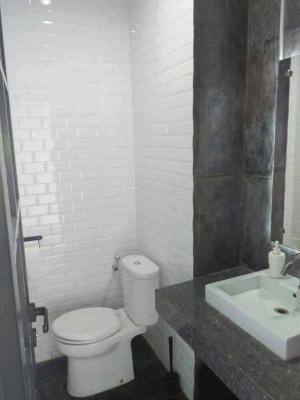 ruko dijual murah dekat kantor pajak kebayoran lama