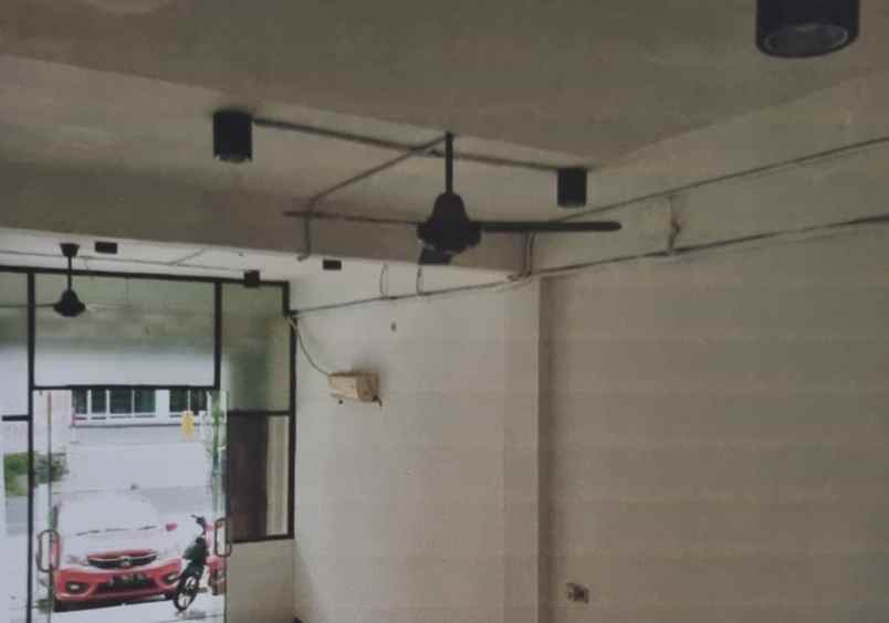 ruko disewakan klampis jaya 3 lantai surabaya timur