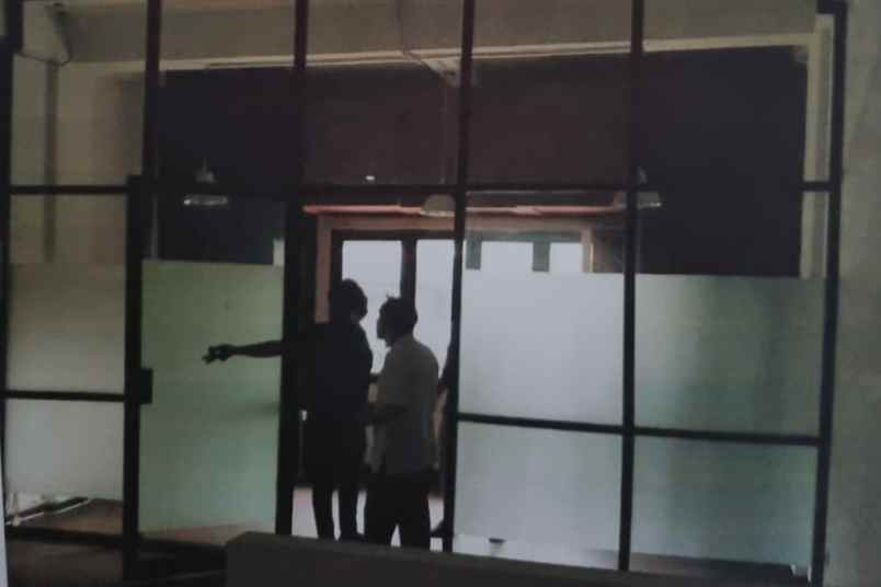 ruko disewakan klampis jaya 3 lantai surabaya timur