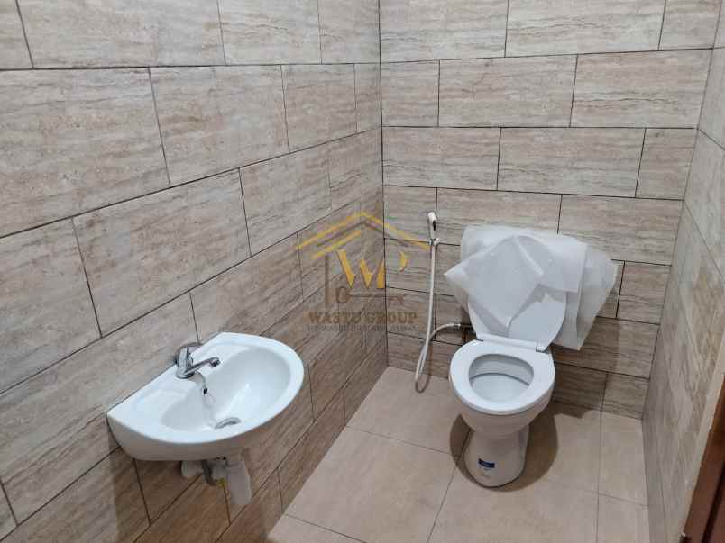 rumah 2 lantai 4 menit ke stikes notokusumo