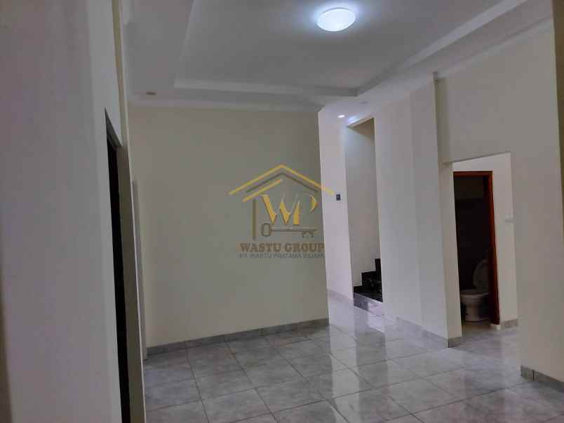 rumah 2 lantai 4 menit ke stikes notokusumo