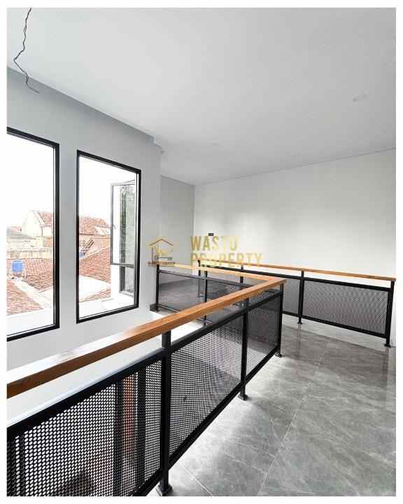 rumah 2 lantai dekat al azhar cairo di ngaglik sleman