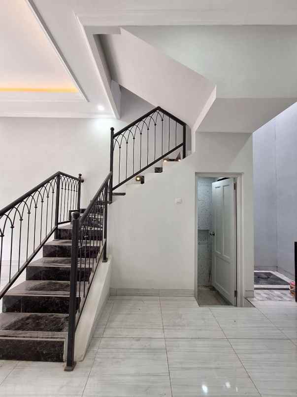 rumah 2 lantai di depok dengan harga sangat terjangkau