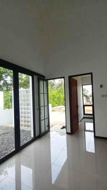 rumah 2 lantai lokasi ngenep karangploso malang
