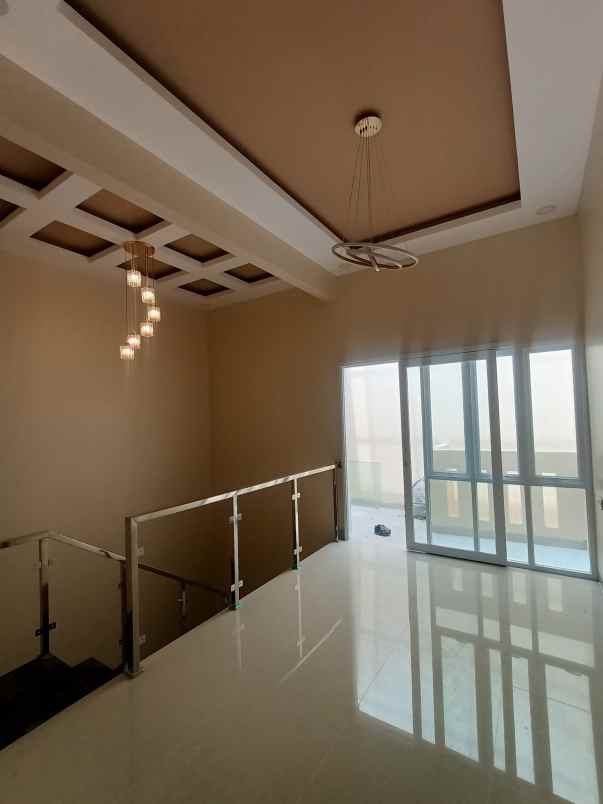 rumah 2 lantai minimalis harga nego di harapan indah