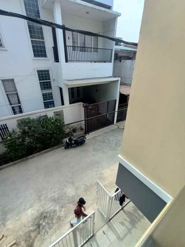 rumah 2 lantai minimalis harga nego di harapan indah