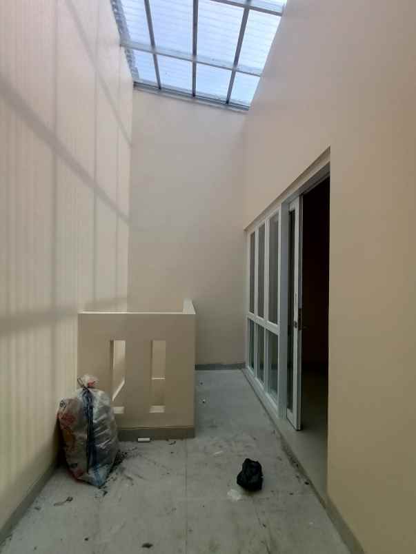 rumah 2 lantai minimalis harga nego di harapan indah