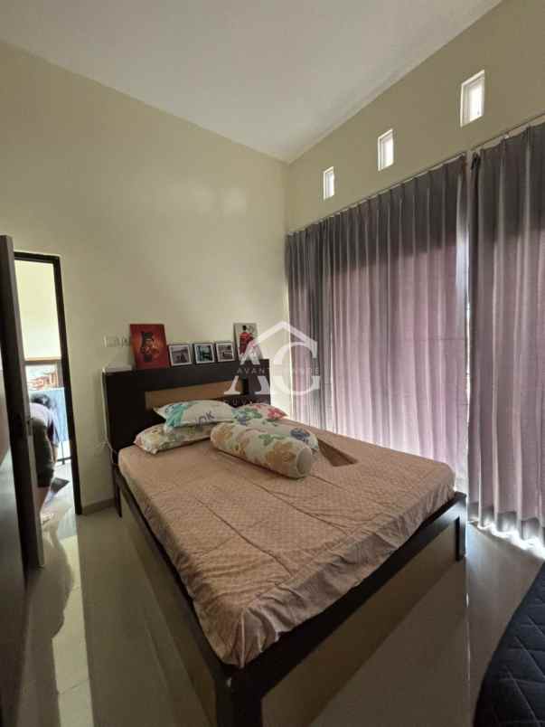 rumah 2 lantai siap huni di the sanata village malang