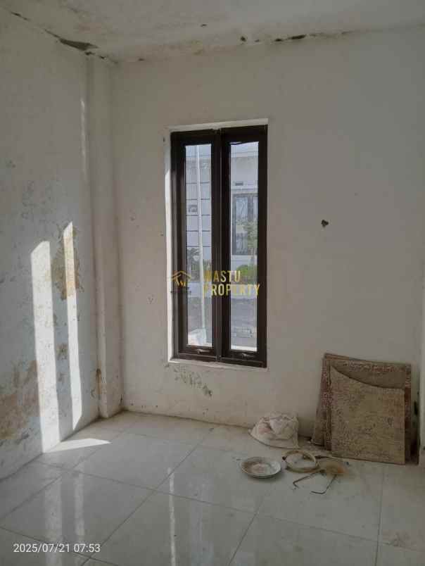 rumah 2 lantai termurah di maguwoharjo shm pbg ready