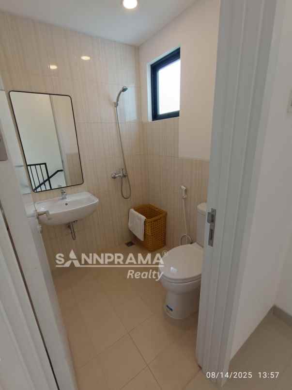 rumah 2 lt 3 kt murah di ciputat tangerang selatan