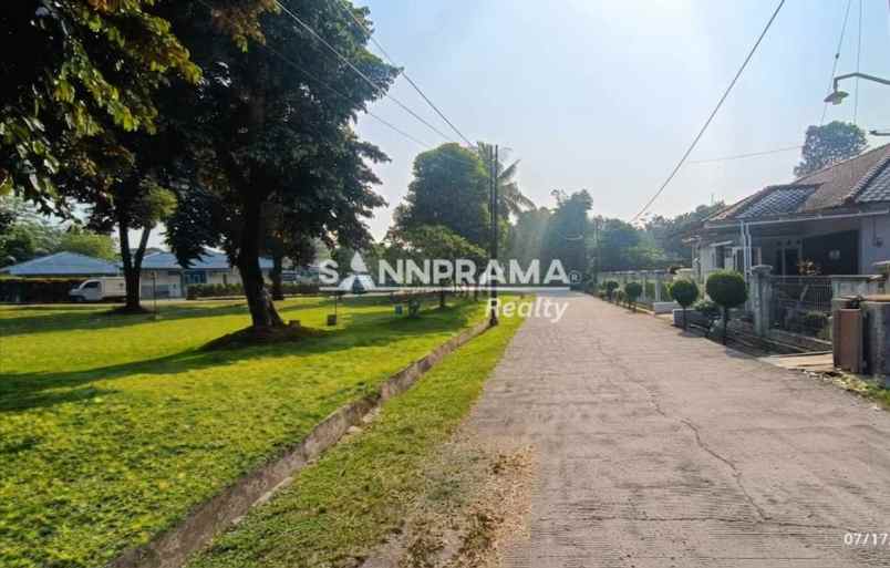 rumah asri halaman luas di depok