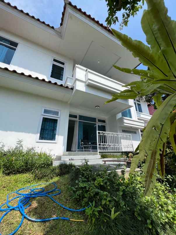 rumah asri mewah di tubagus ismail kota bandung