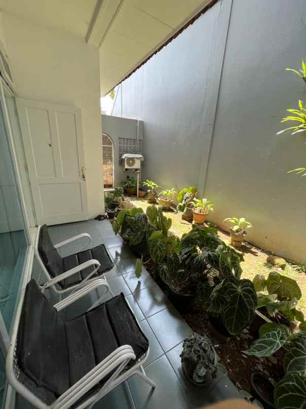 rumah asri mewah di tubagus ismail kota bandung