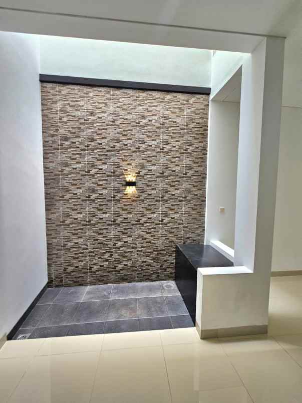 rumah baru 2 5 lantai pondok kelapa