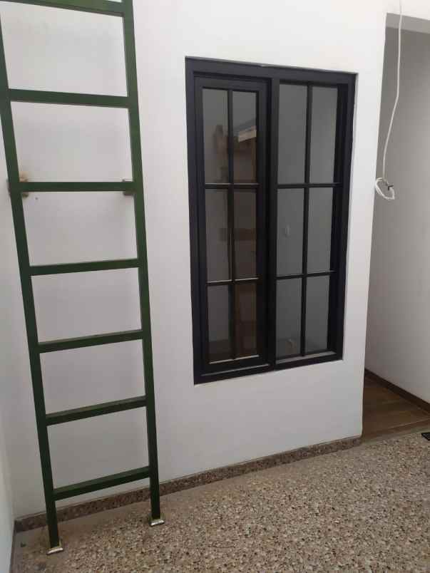 rumah baru 2 lantai di arcamanik dekat antapani