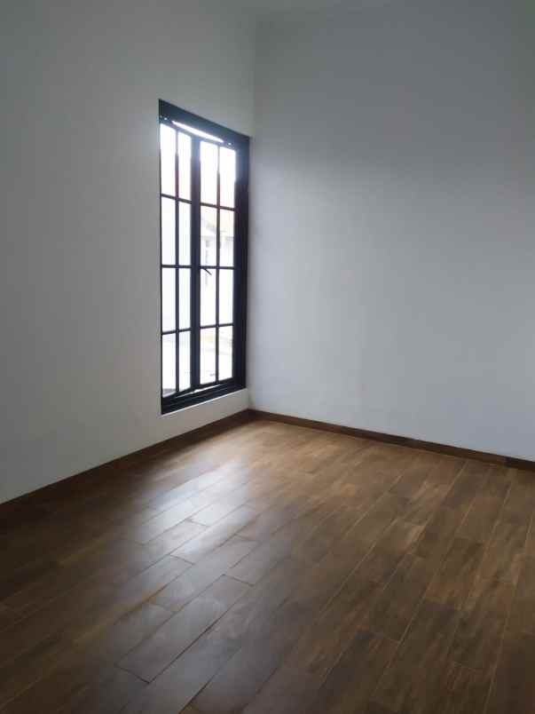 rumah baru 2 lantai di arcamanik dekat antapani