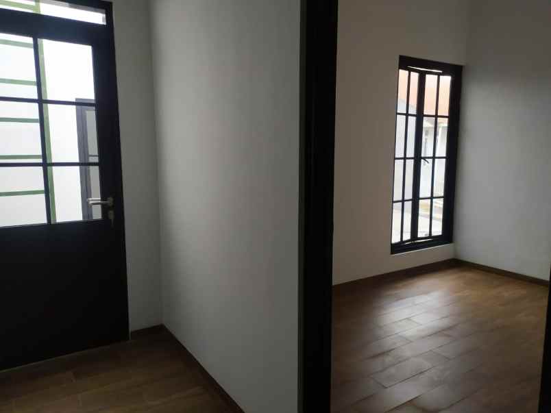 rumah baru 2 lantai di arcamanik dekat antapani