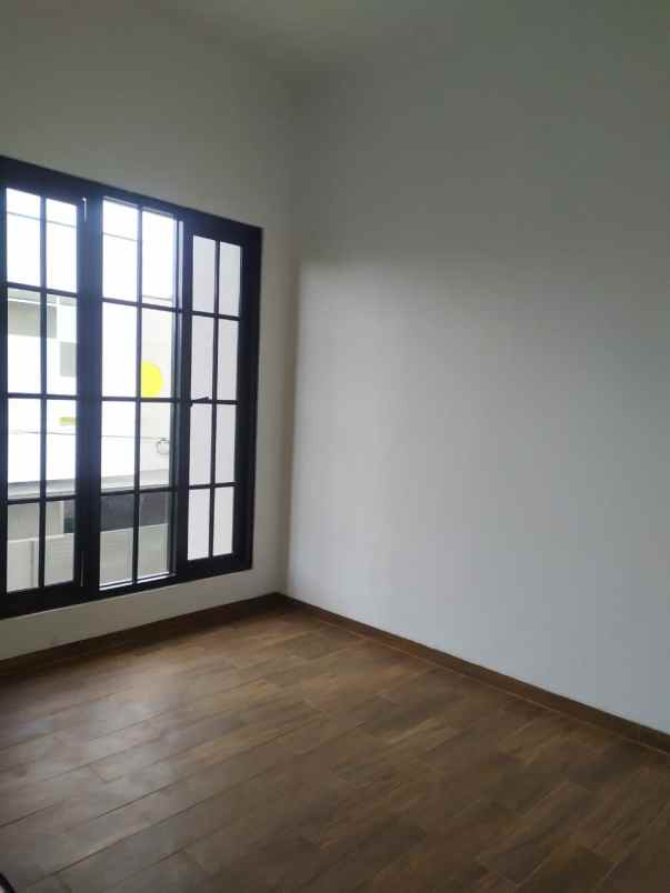 rumah baru 2 lantai di arcamanik dekat antapani