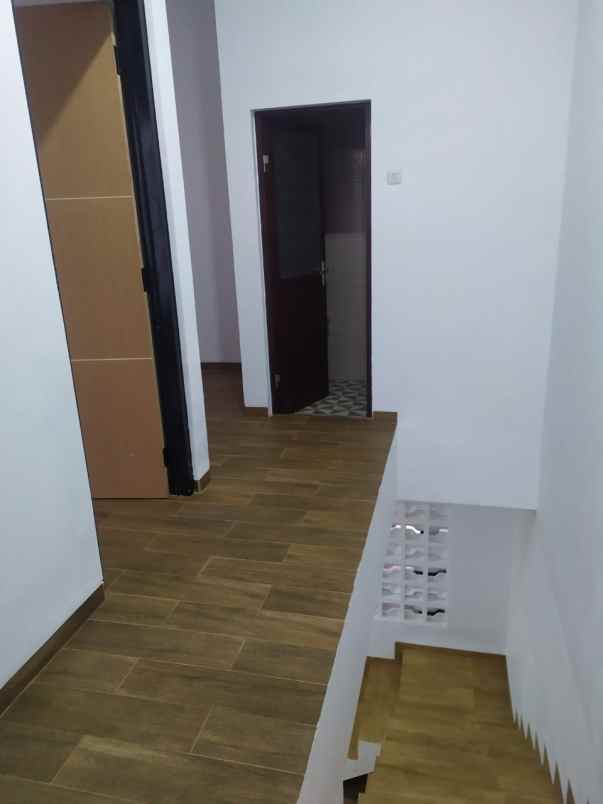 rumah baru 2 lantai di arcamanik dekat antapani