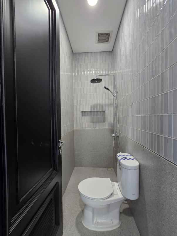 rumah baru classic modern siap huni di pondok bambu