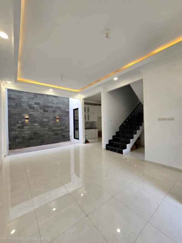 rumah baru classic modern siap huni di pondok bambu