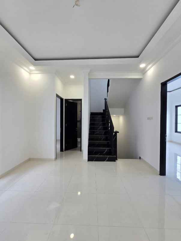 rumah baru classic modern siap huni di pondok bambu