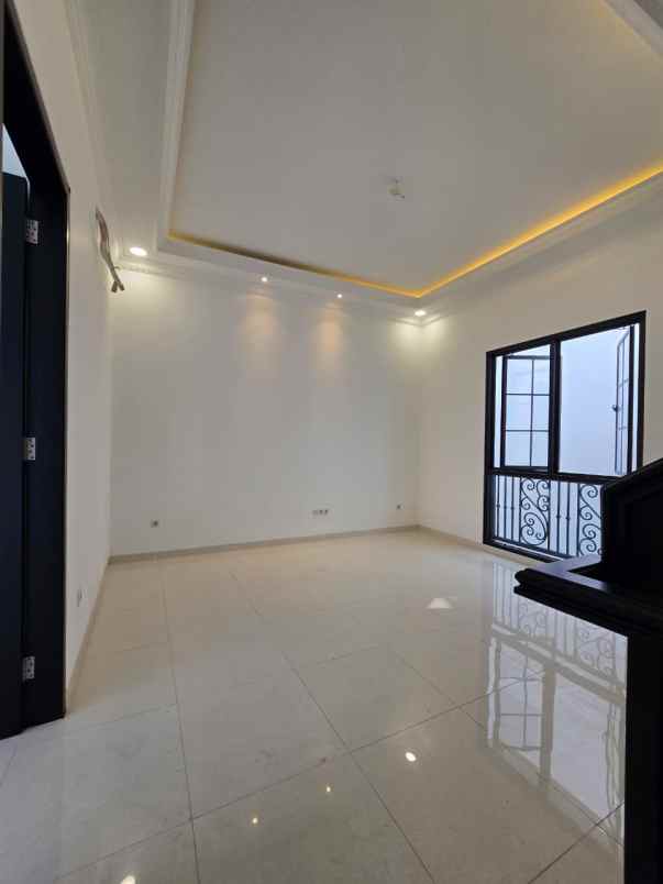 rumah baru classic modern siap huni di pondok bambu