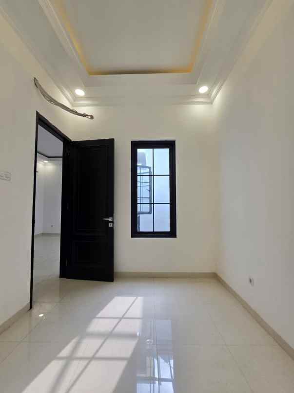 rumah baru classic modern siap huni di pondok bambu